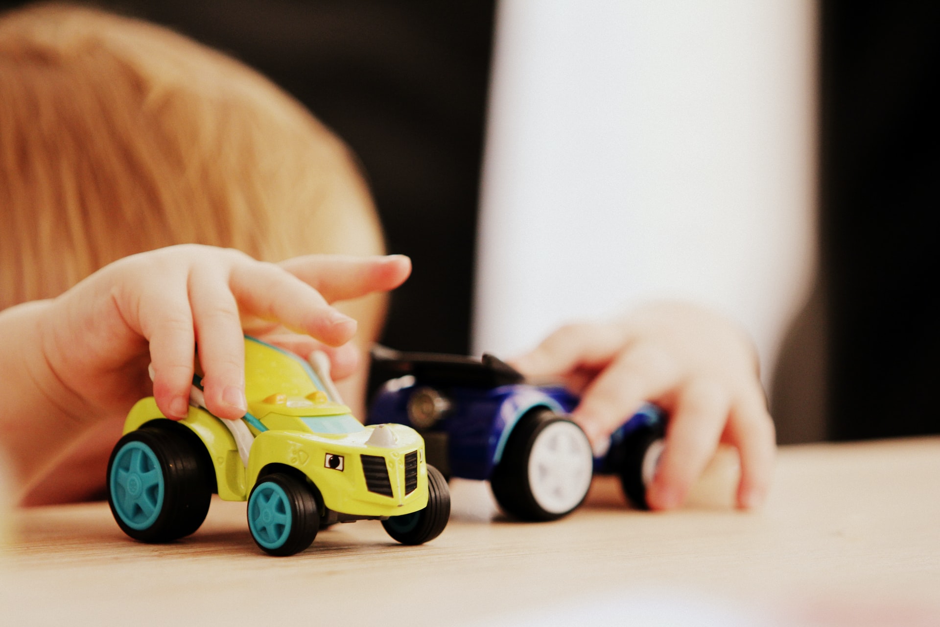 Zabawki dla dziecka – jakie wpłyną na rozwój malucha?