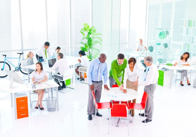 Zarządzanie urlopami i nieobecnościami w firmie – praktyczne porady dla menedżerów HR