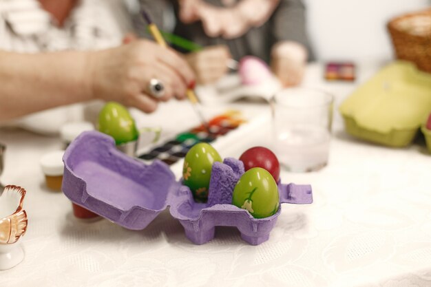 Jak zabawki mogą wspierać proces adaptacji dzieci w nowych placówkach edukacyjnych?